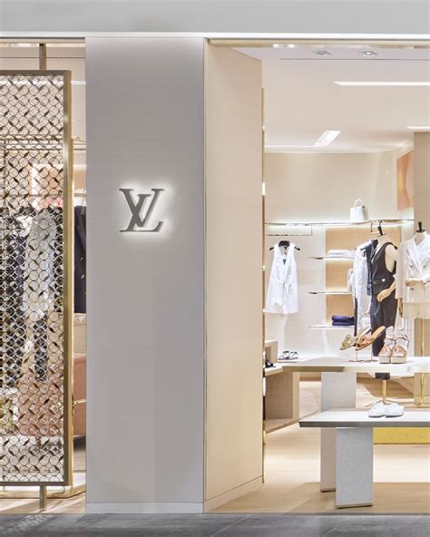 louis vuitton rinascente recensioni|Louis Vuitton e Rinascente: prosegue il racconto tra storia e .